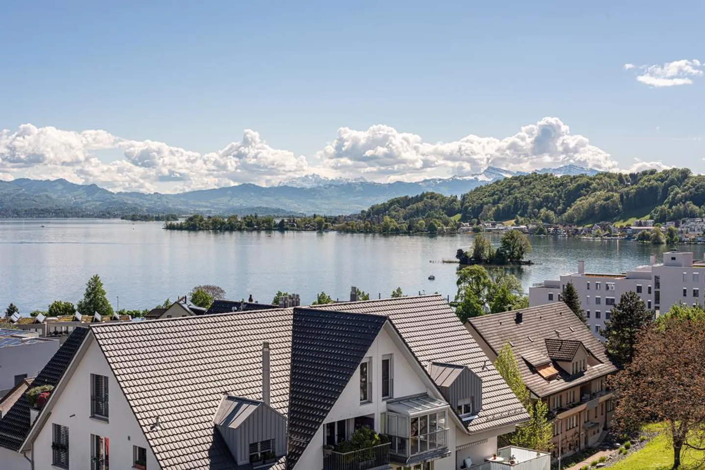 Bright 4.5 Attic Apartment Available Until September 30, 2027 - Photo 2 of 12