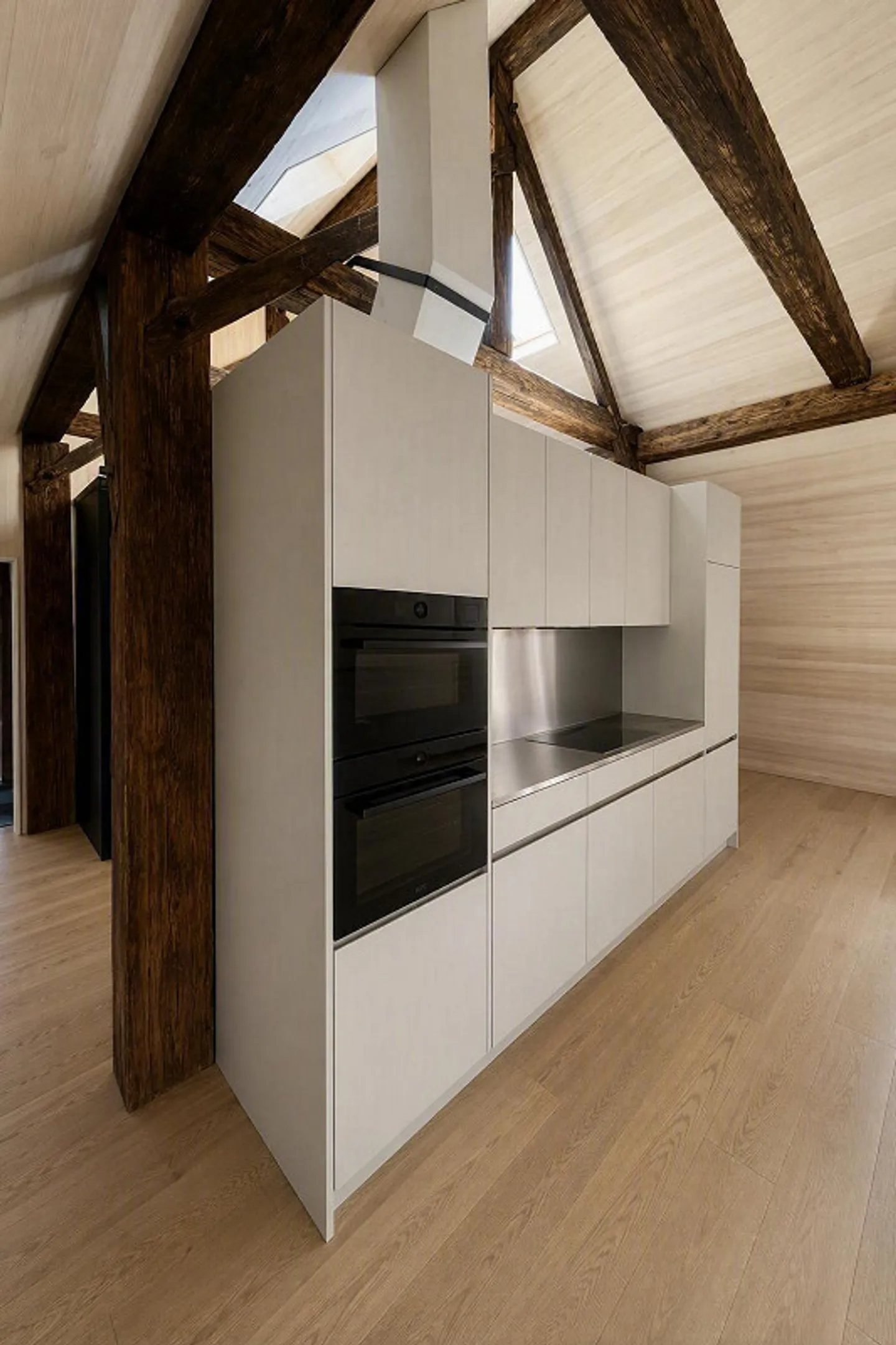 Historic Timber Construction Meets Modern Architecture - Photo 5 of 8