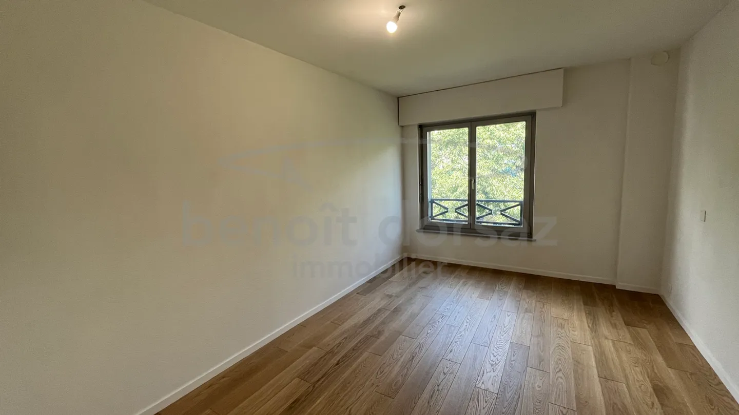 Büro Nähe Sion - Foto 2 von 8