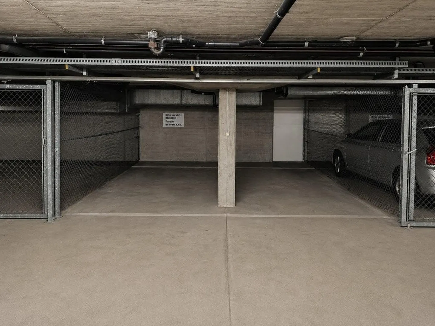 Geschützter Garagenplatz - Foto 3 von 4