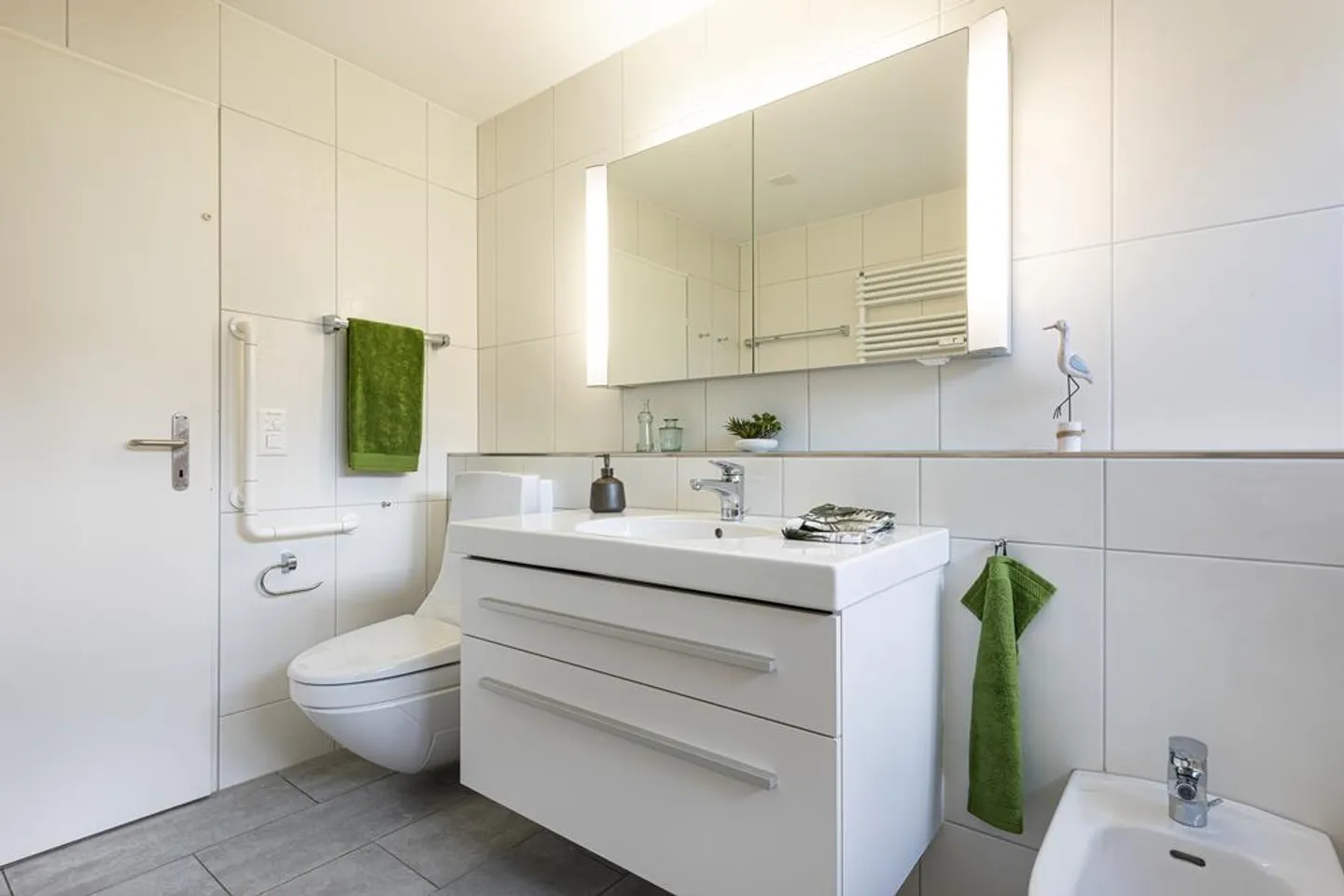 Bright 4.5 Attic Apartment Available Until September 30, 2027 - Photo 7 of 12