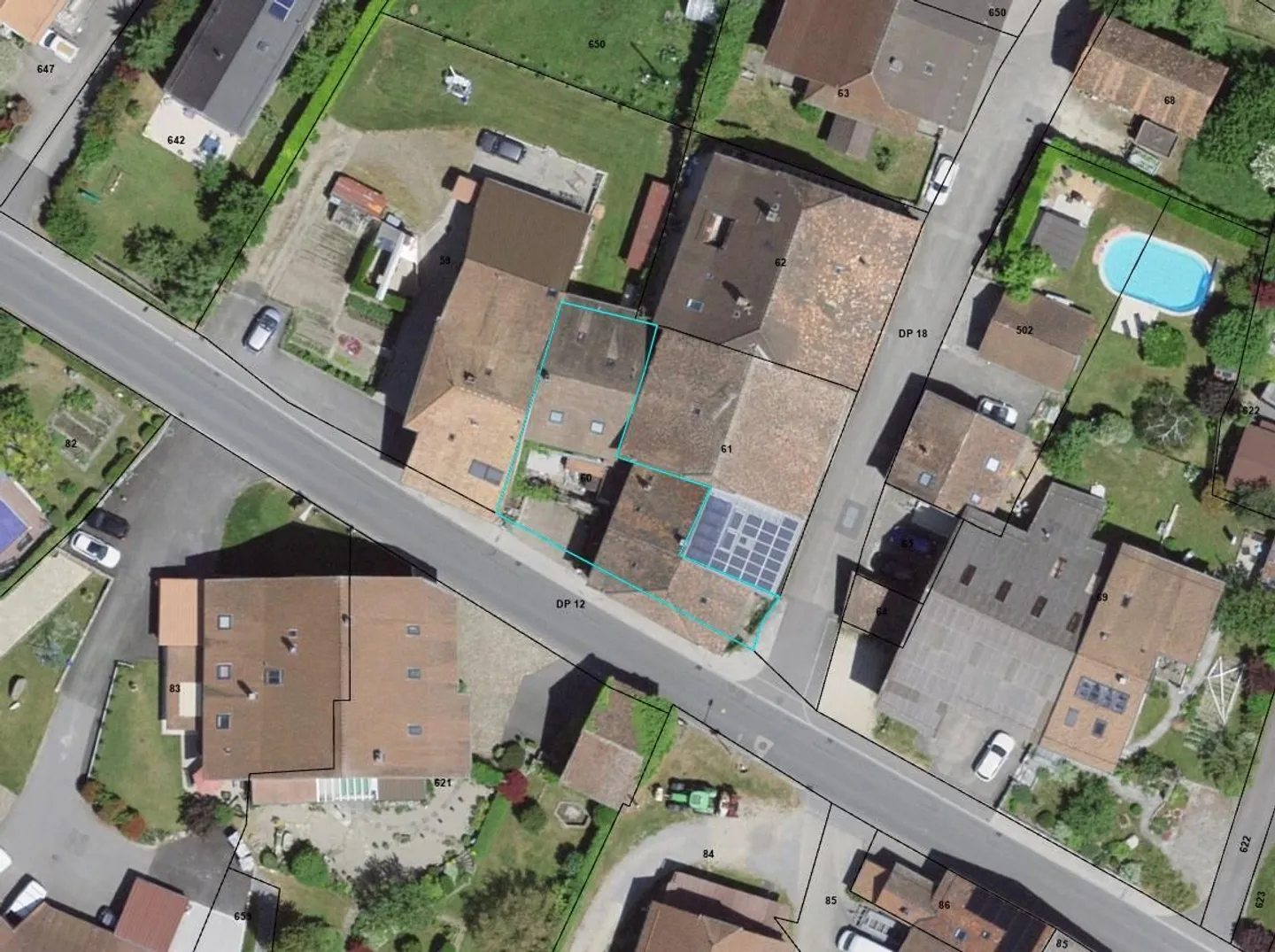 Renovierungsmöglichkeit in La Chaux - Foto 1 von 11