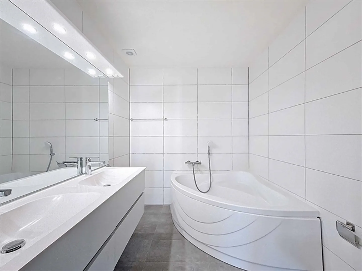 Appartamento luminoso di 5,5 stanze - Foto 8 di 13