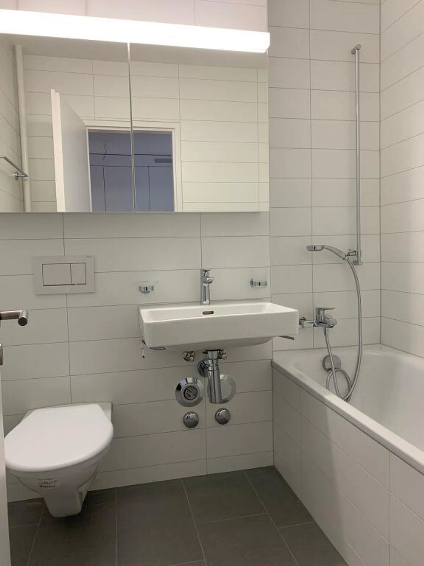 Renovated 1.5 Room Apartment! - Photo 2 of 4