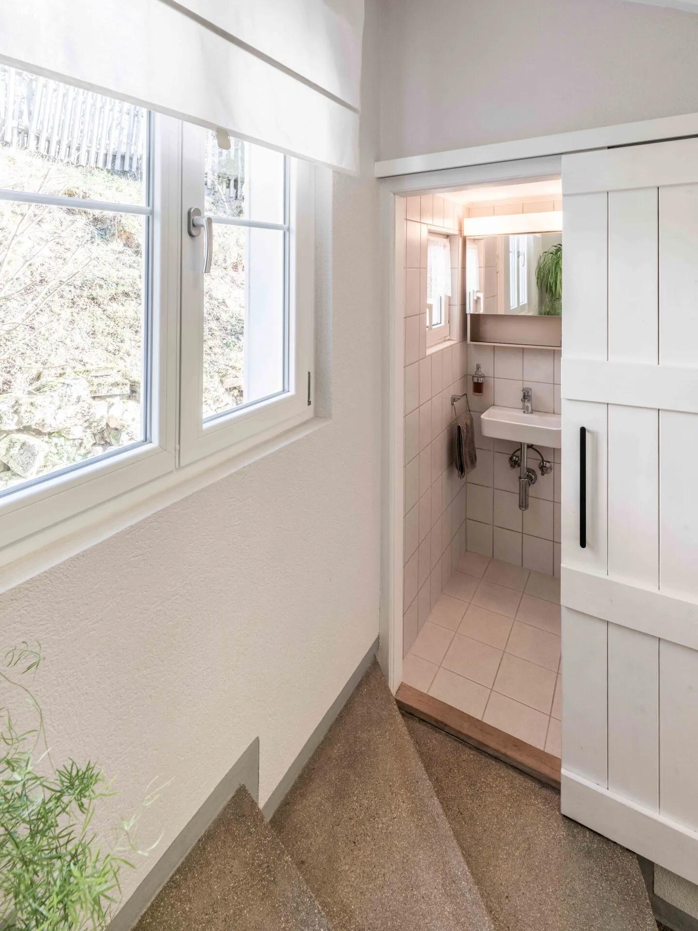 Charming Single-Family House - Photo 6 of 21