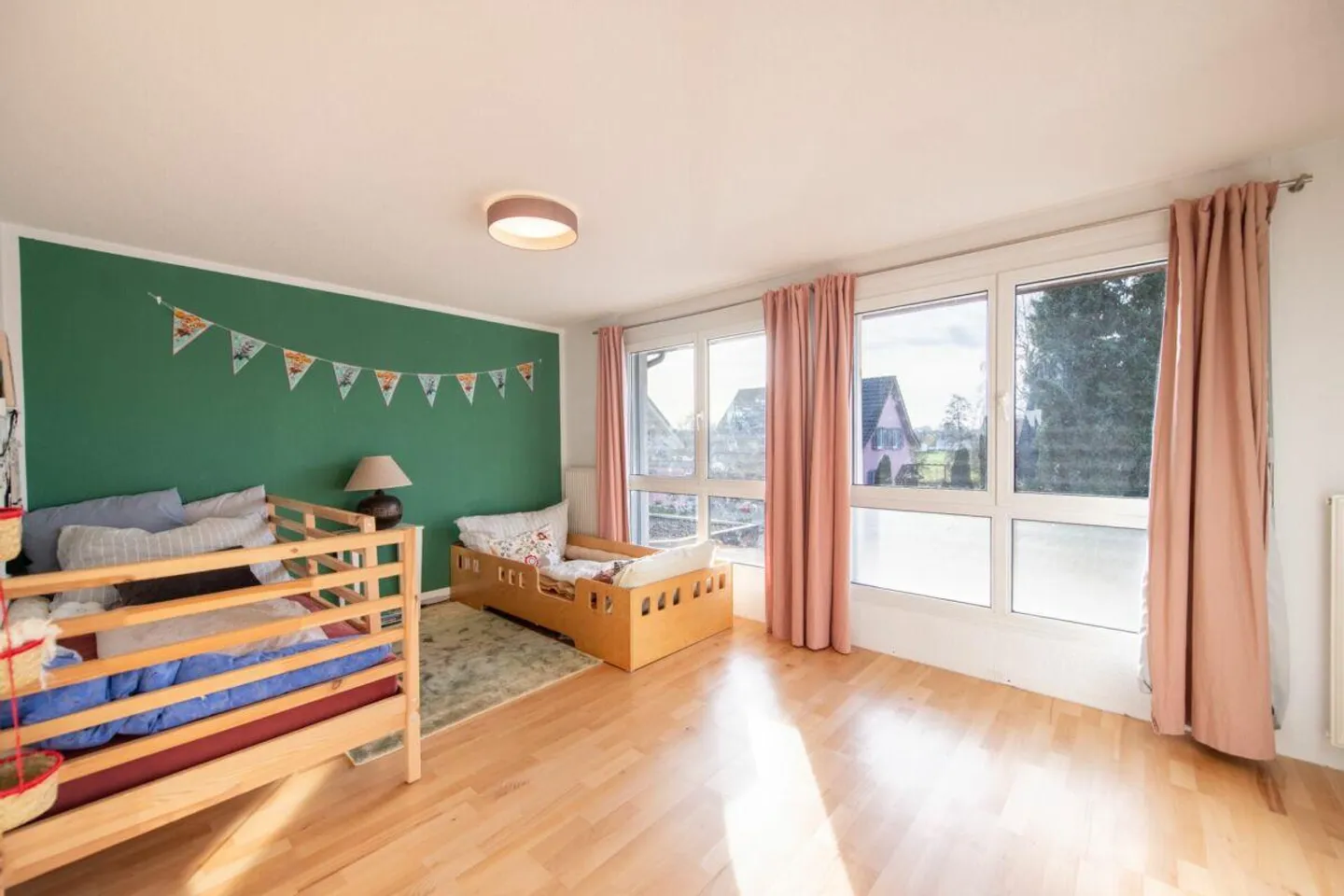 Attractive 6.5-room semi-detached house in a family-friendly location - Photo 9 of 23