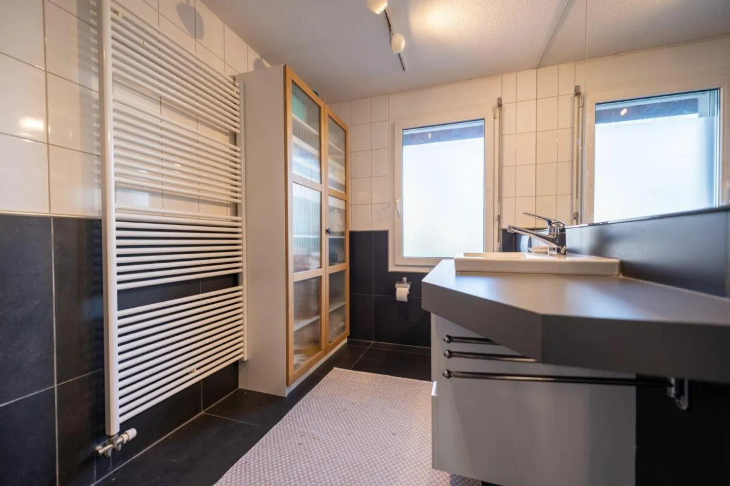 Attractive 6.5-room semi-detached house in a family-friendly location - Photo 10 of 23