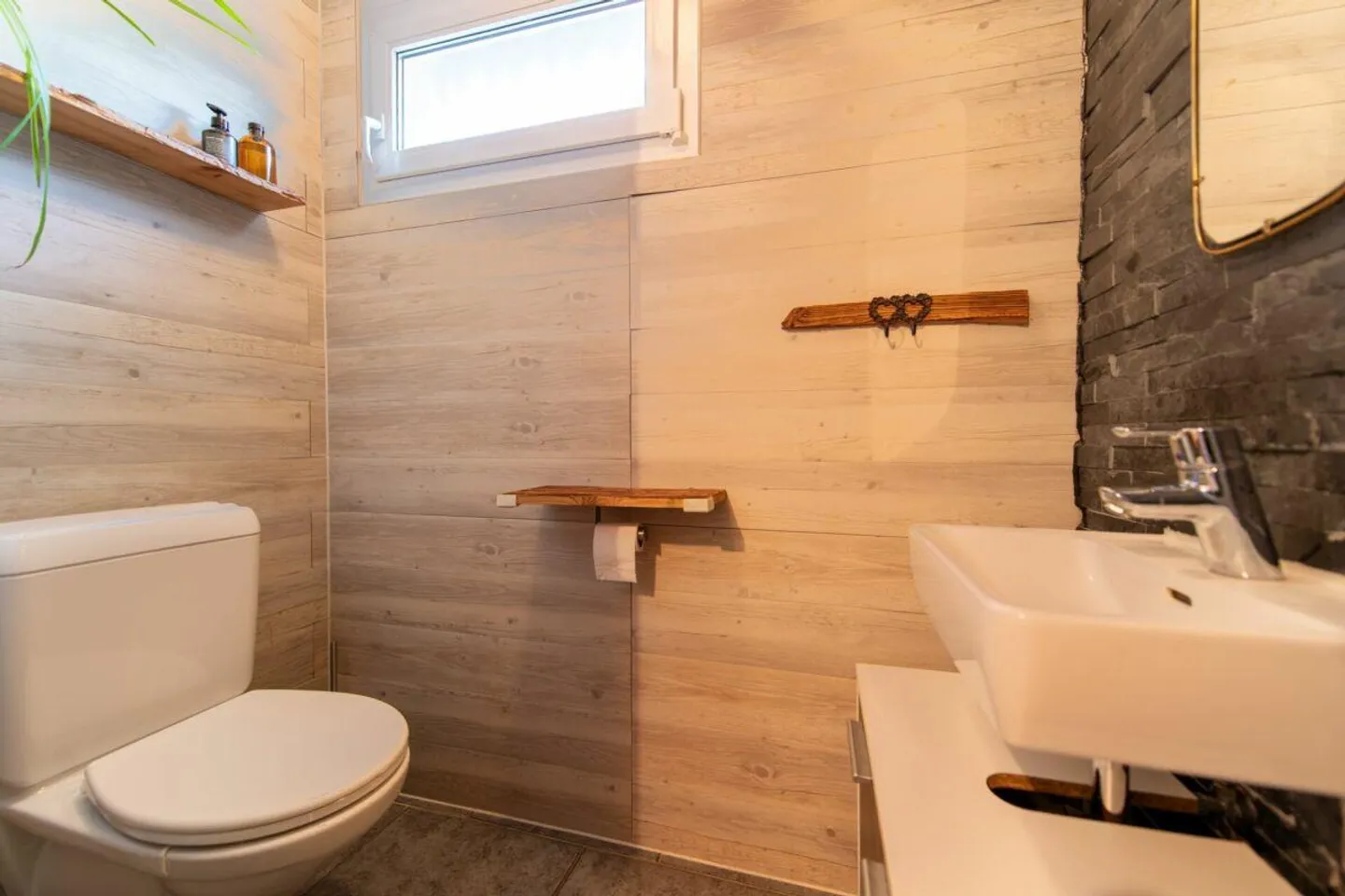 Attractive 6.5-room semi-detached house in a family-friendly location - Photo 7 of 23