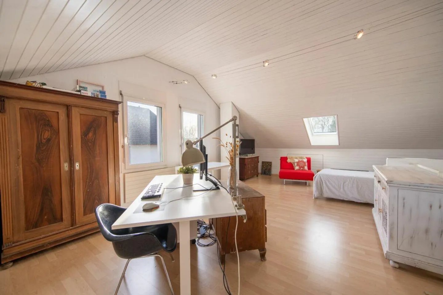 Attractive 6.5-room semi-detached house in a family-friendly location - Photo 13 of 23