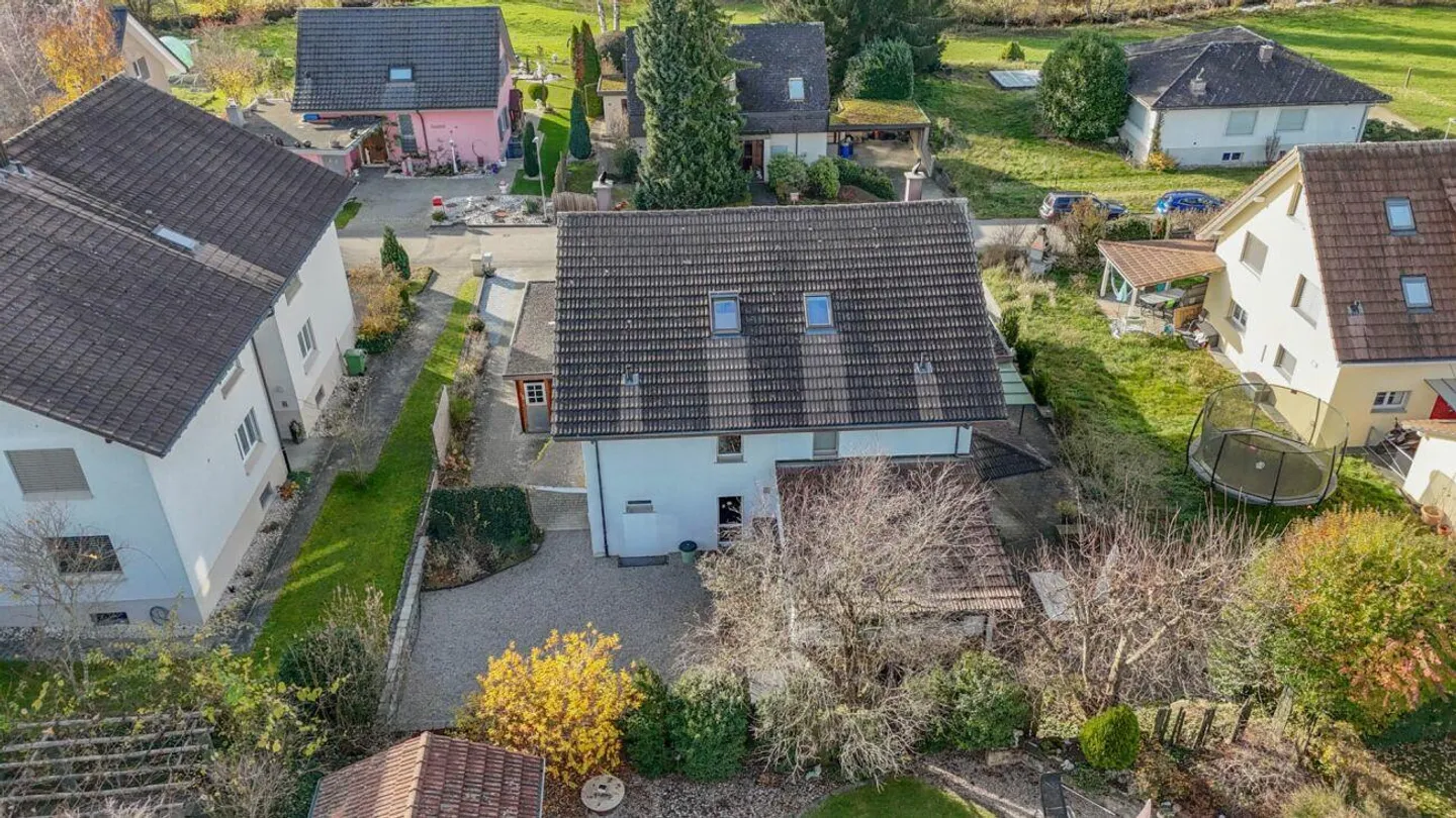 Attractive 6.5-room semi-detached house in a family-friendly location - Photo 22 of 23