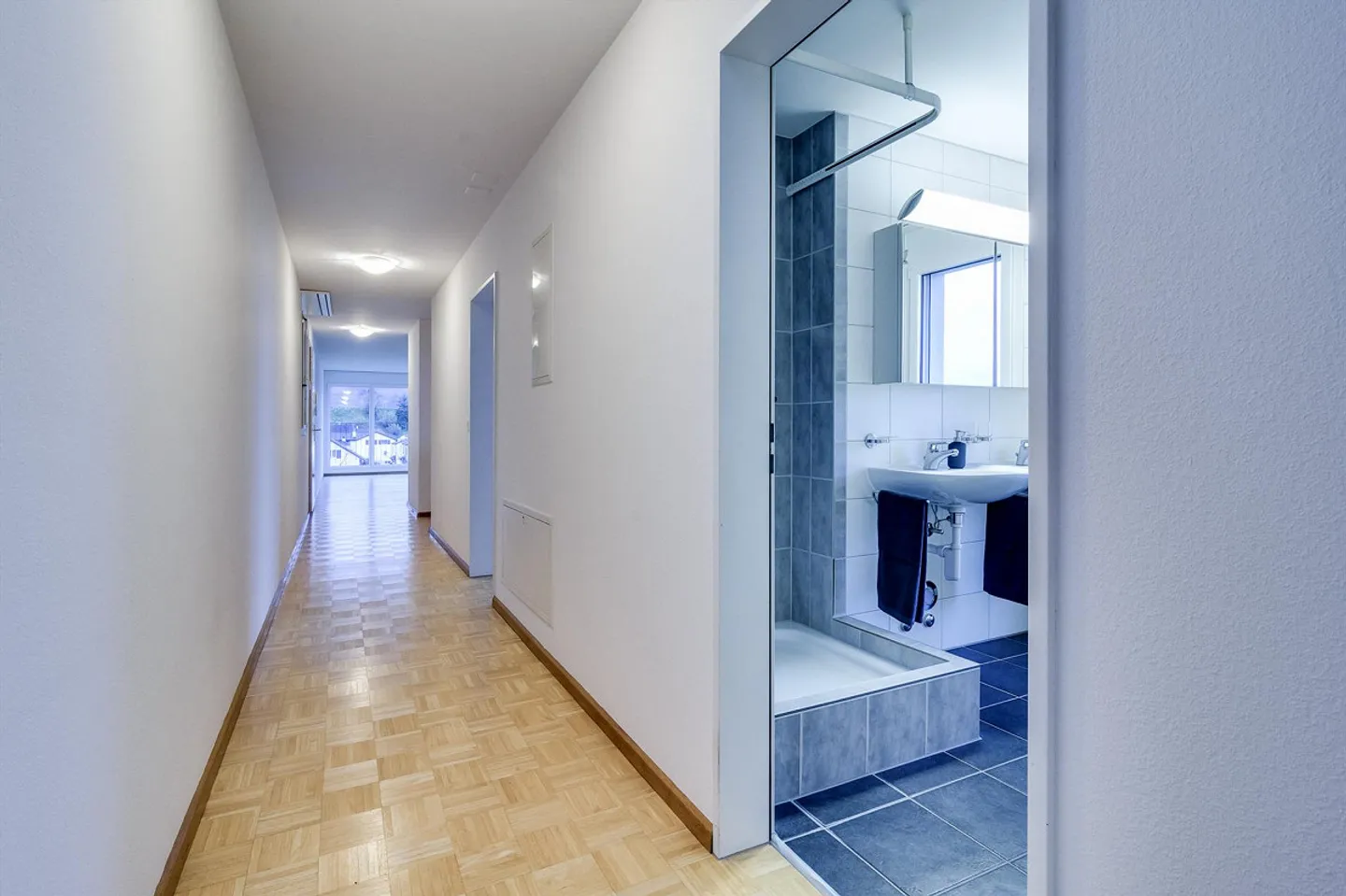 Belle et grande terrasse sur le toit - Photo 2 sur 9