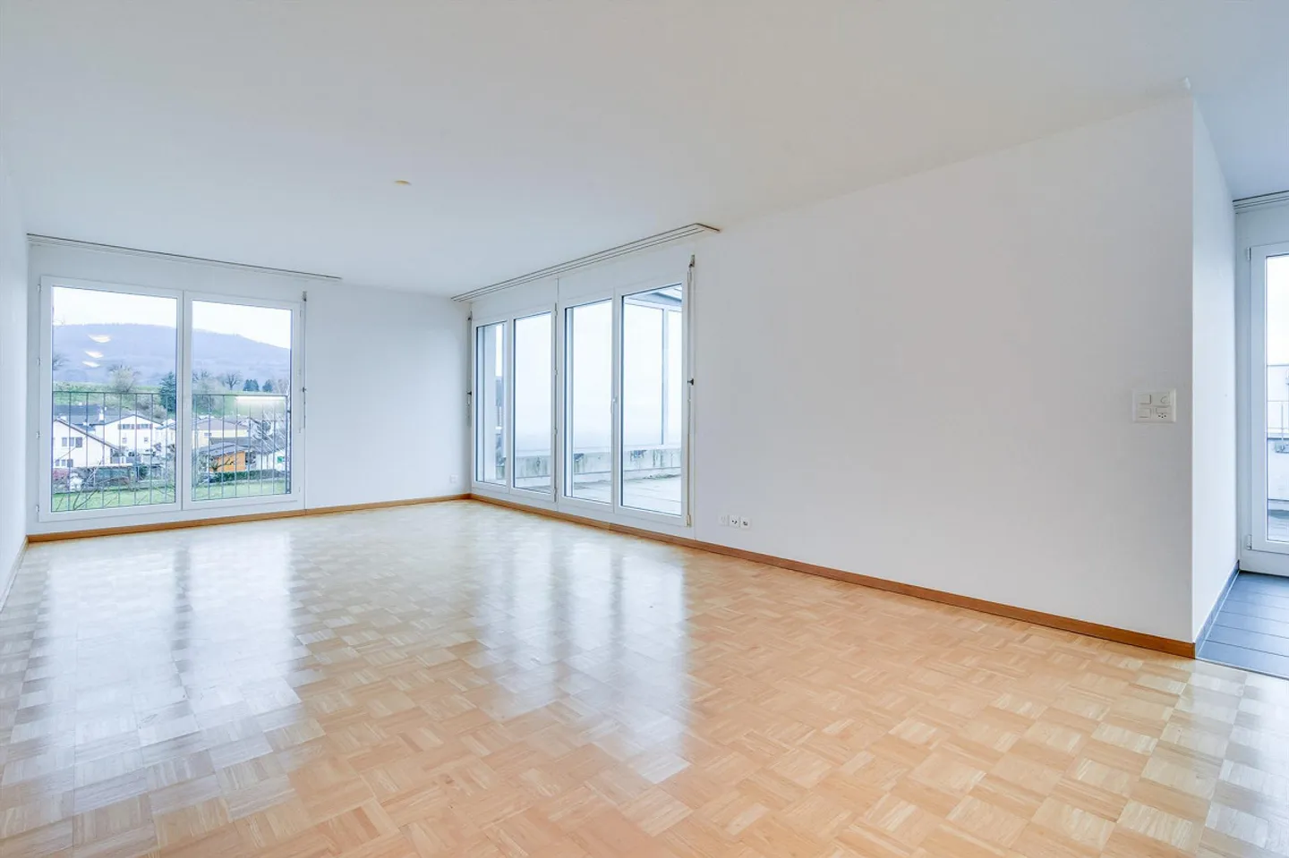 Belle et grande terrasse sur le toit - Photo 4 sur 9