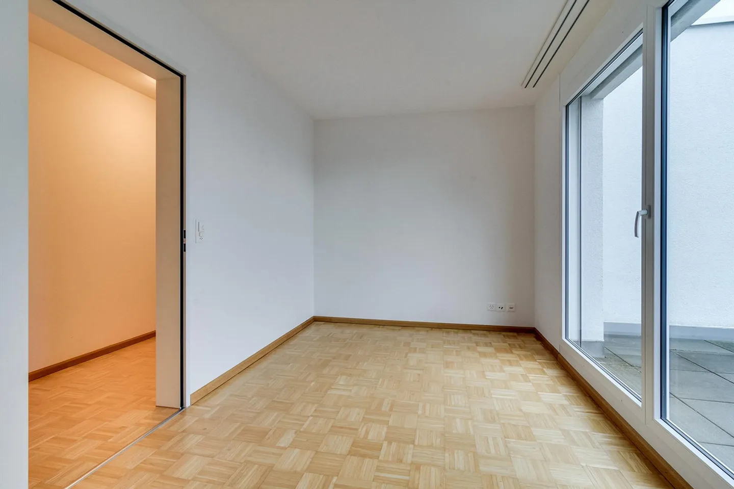 Belle et grande terrasse sur le toit - Photo 7 sur 9