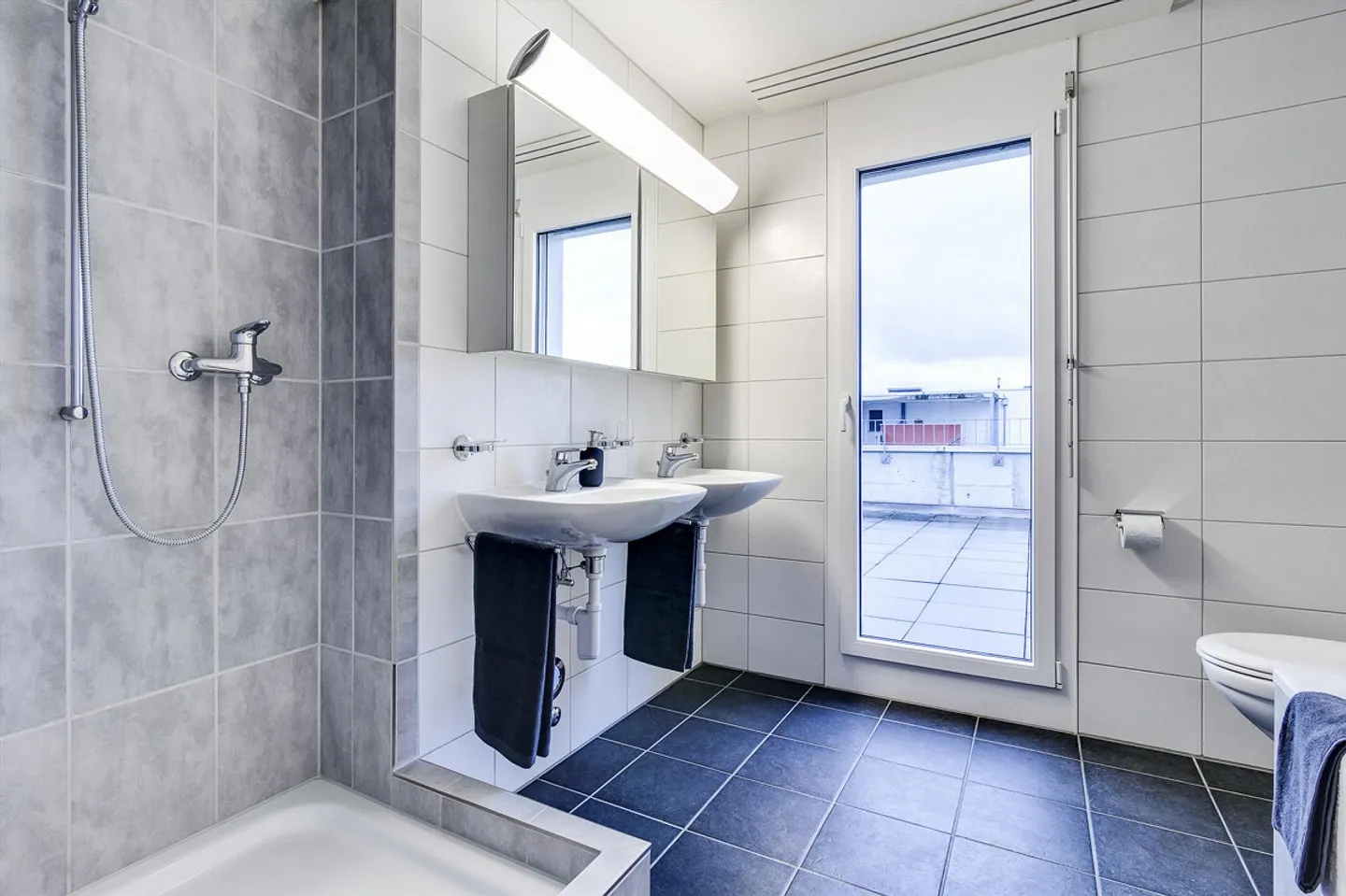 Belle et grande terrasse sur le toit - Photo 9 sur 9