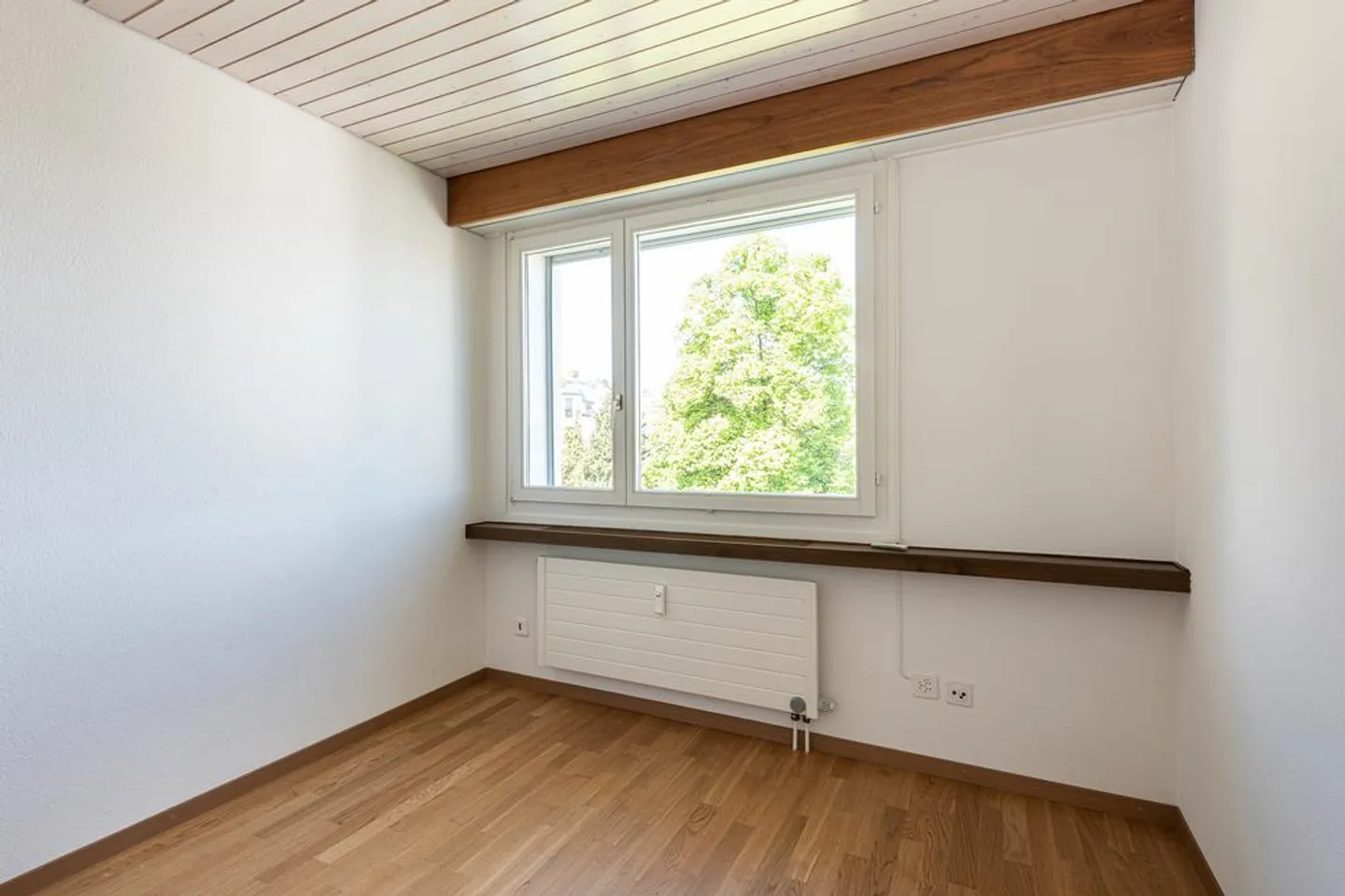 Bright 4.5 Attic Apartment Available Until September 30, 2027 - Photo 10 of 12