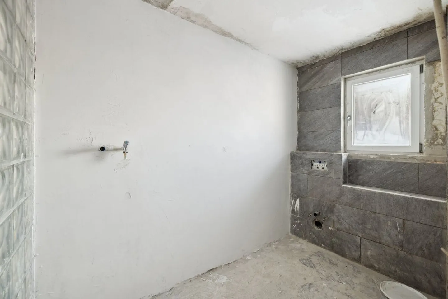 APPARTAMENTO + SPAZIO SOTTOTETTO CON VISTA SPLENDIDA - Foto 10 di 11