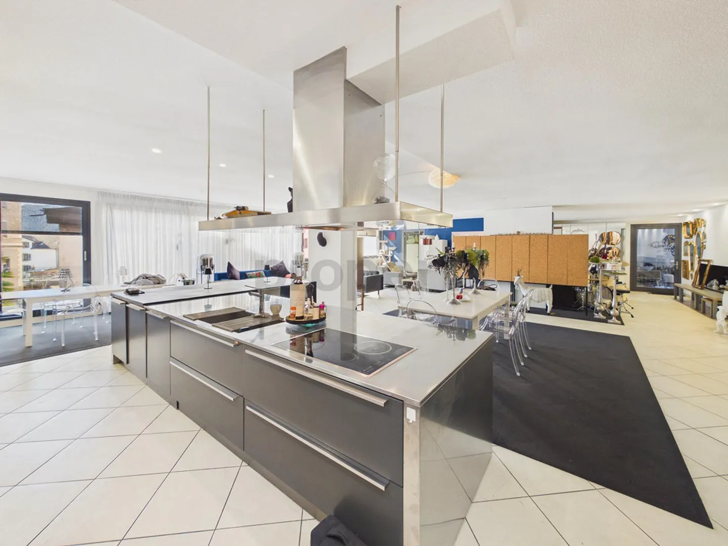 More than 288 m² of Living Space, Mixed Use Possible & Prime Location... - Photo 1 of 11