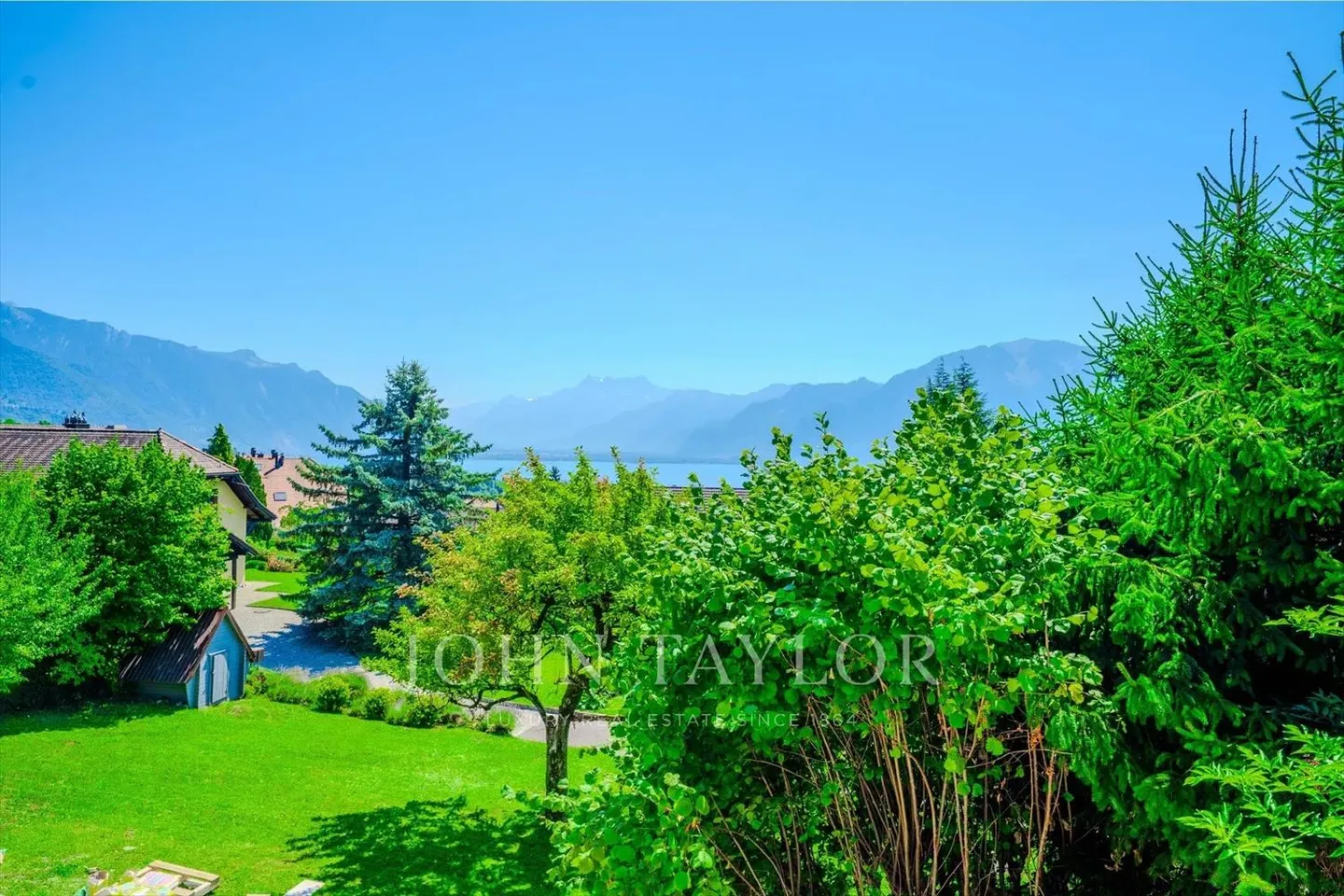 CO-EXCLUSIVITY!! Fully renovated single-family villa in a prime location! - Photo 5 of 13