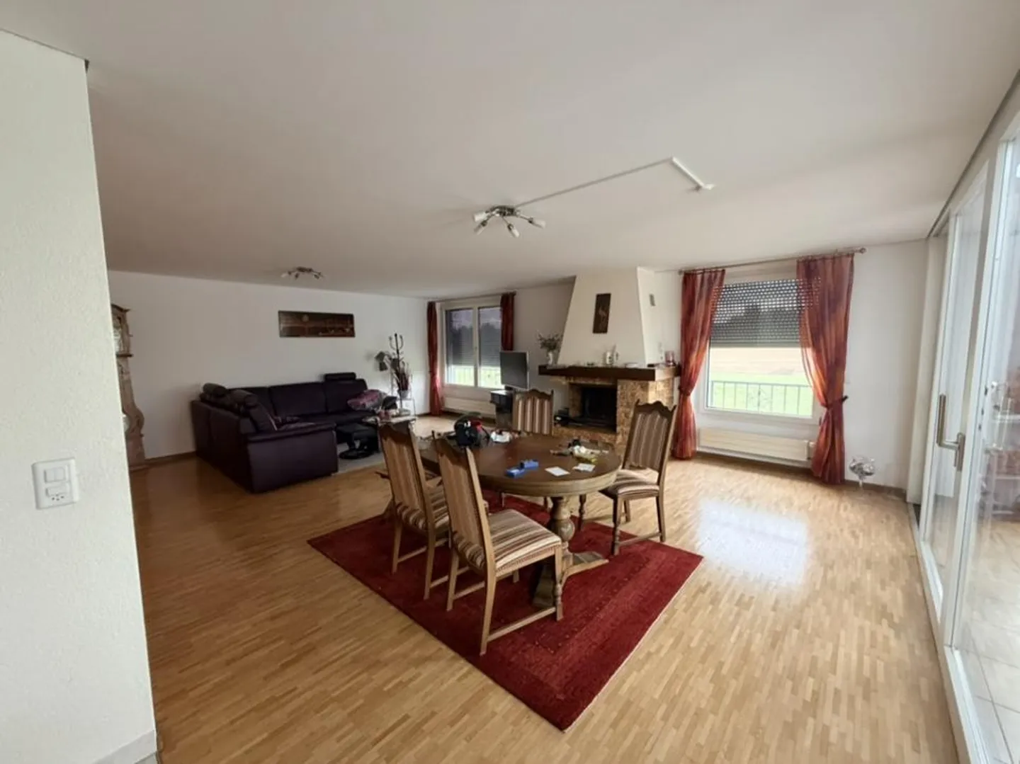 Villa adiacente di 165 m² abitabili + grande deposito - Foto 4 di 7