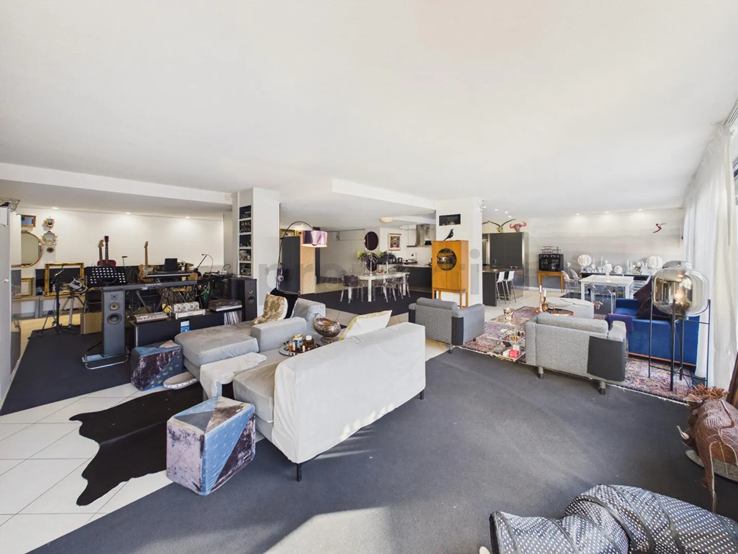 More than 288 m² of Living Space, Mixed Use Possible & Prime Location... - Photo 4 of 11