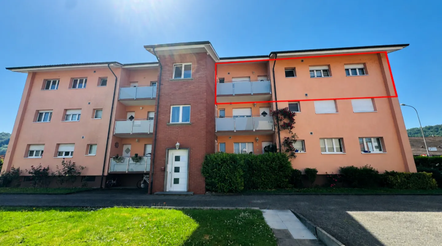 Grosszügige 5.5-Zimmer-Wohnung mit mehreren Balkonen, Carport, Parkplatz & viel Stauraum - Foto 1 von 19