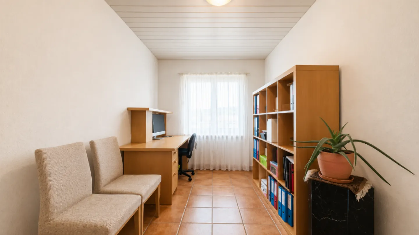 Grosszügige 5.5-Zimmer-Wohnung mit mehreren Balkonen, Carport, Parkplatz & viel Stauraum - Foto 4 von 19
