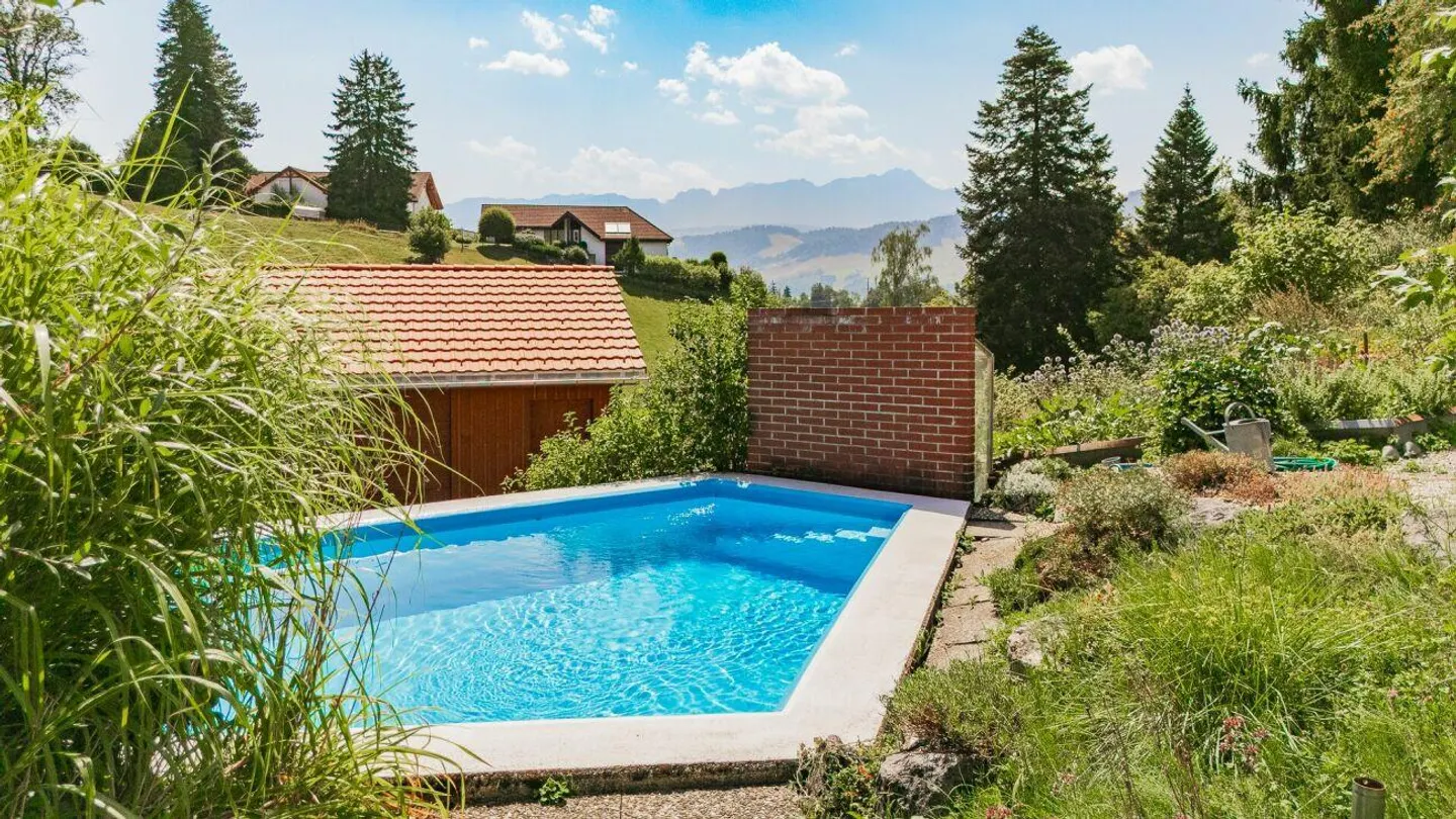 Casa unifamiliare indipendente con 8 camere e vista libera sull'Alpstein - Foto 5 di 14