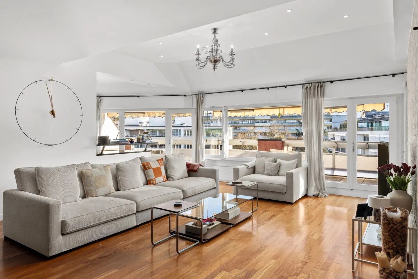 Elegant Duplex Apartment in Geneva - Photo 2 of 21