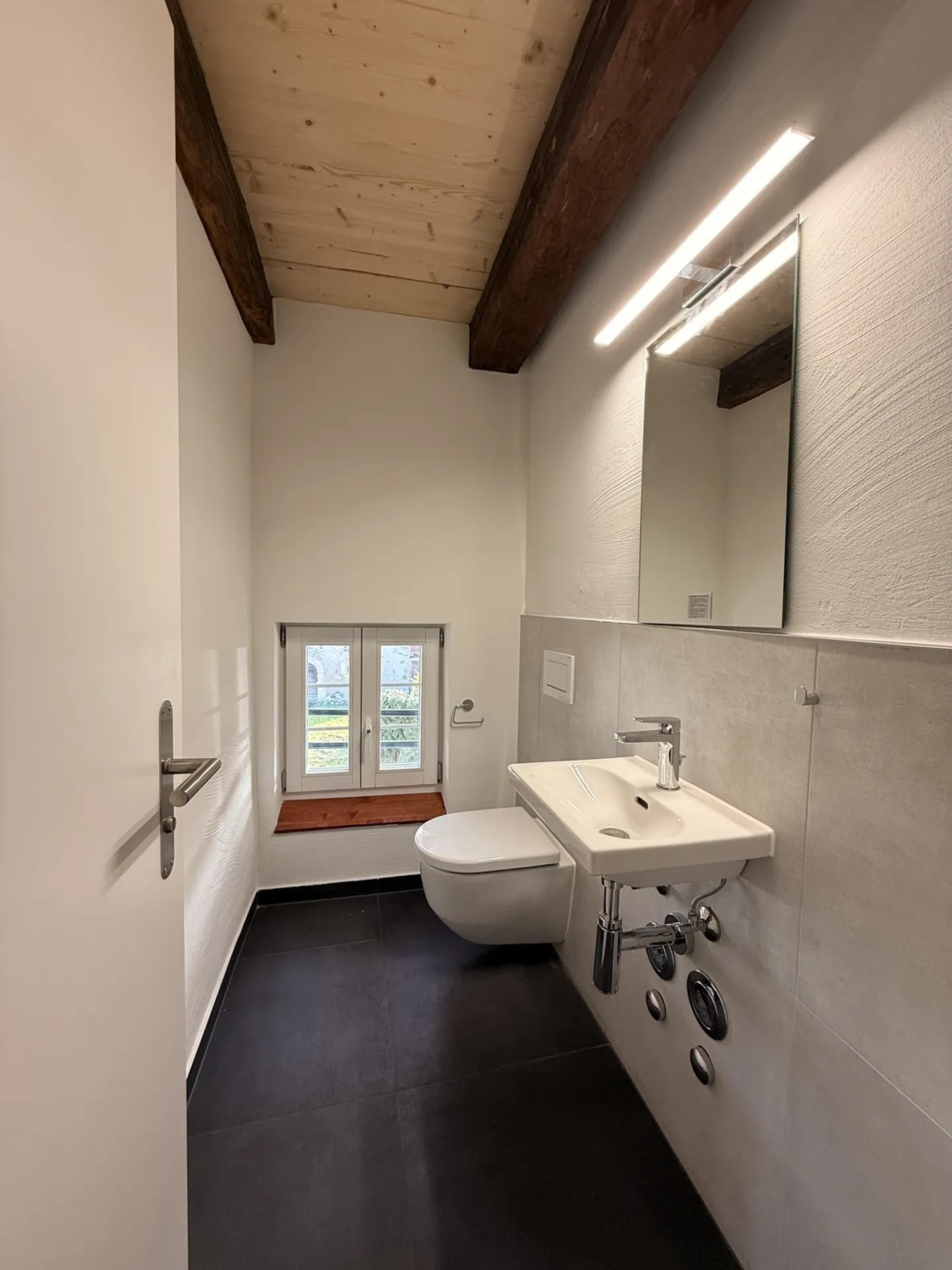 Exclusive Living with Character – Completely Renovated Apartments in a Historic Timber House - Photo 6 of 8