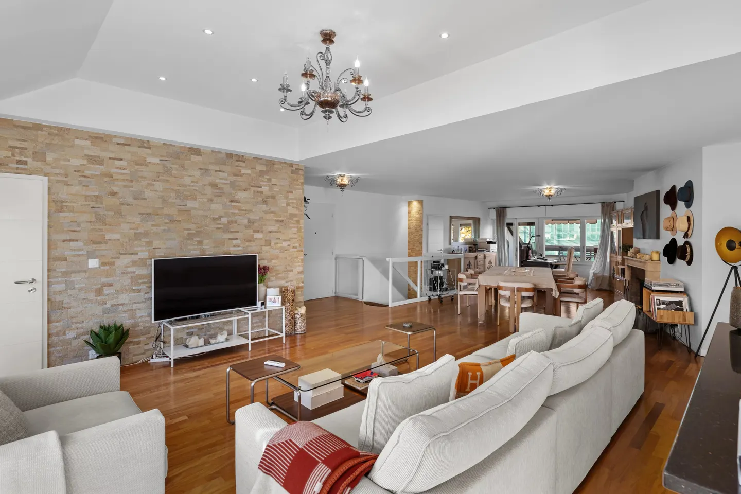 Elegant Duplex Apartment in Geneva - Photo 3 of 21
