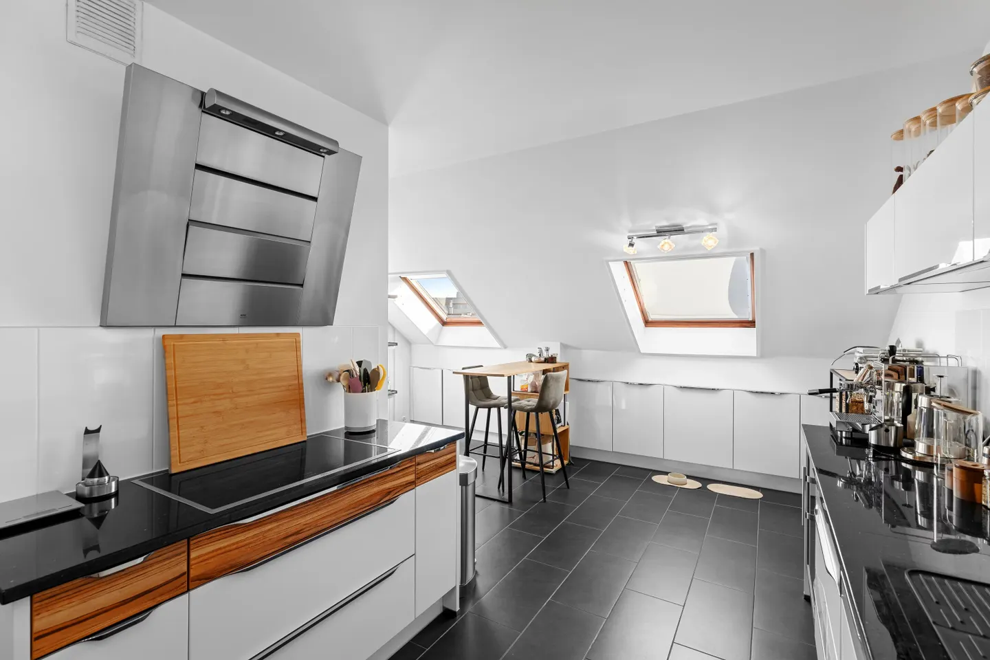 Elegant Duplex Apartment in Geneva - Photo 8 of 21