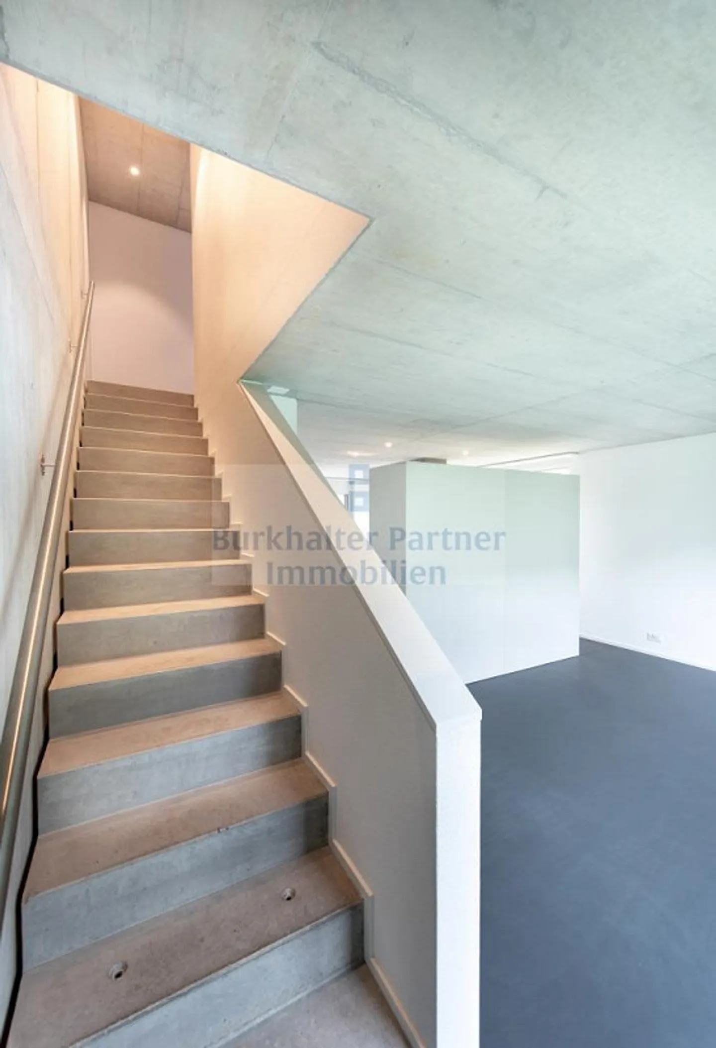 Stilvolle Duplexwohnung in Lyss - Foto 3 von 10