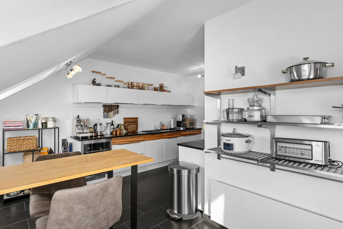 Elegant Duplex Apartment in Geneva - Photo 9 of 21