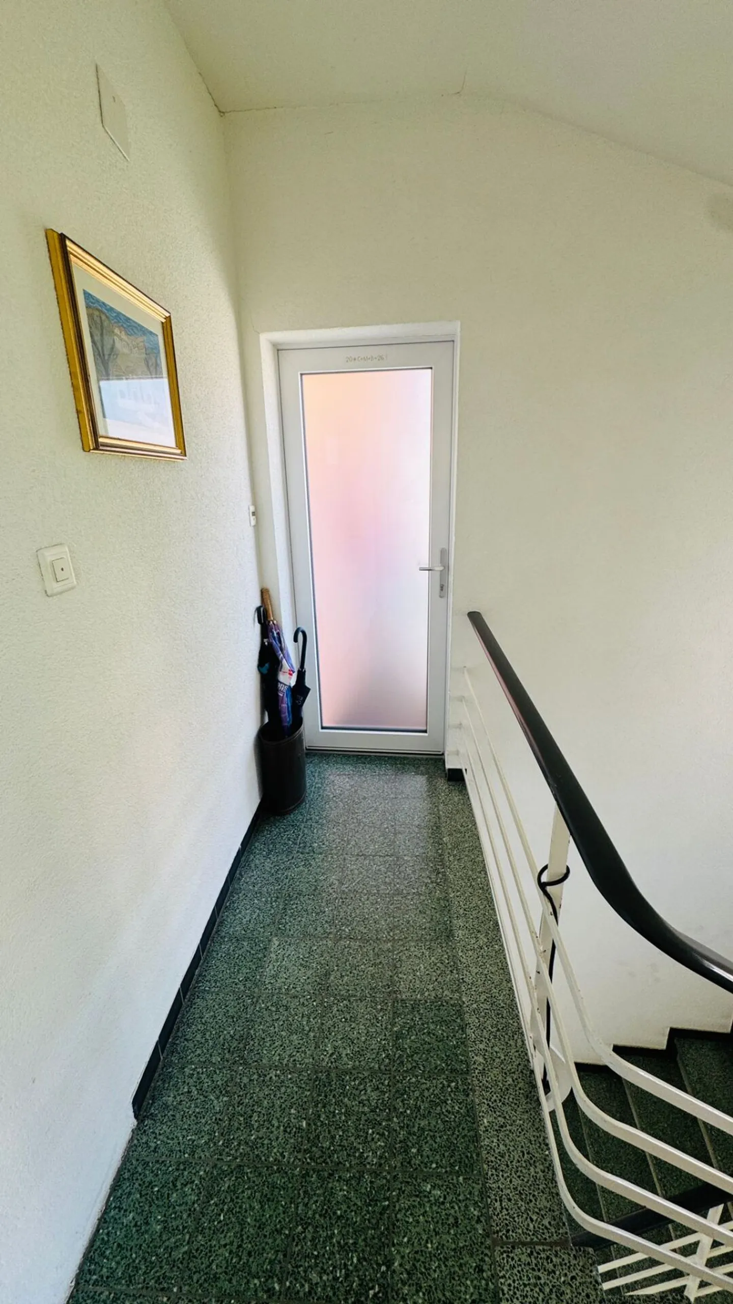 Grosszügige 5.5-Zimmer-Wohnung mit mehreren Balkonen, Carport, Parkplatz & viel Stauraum - Foto 15 von 19