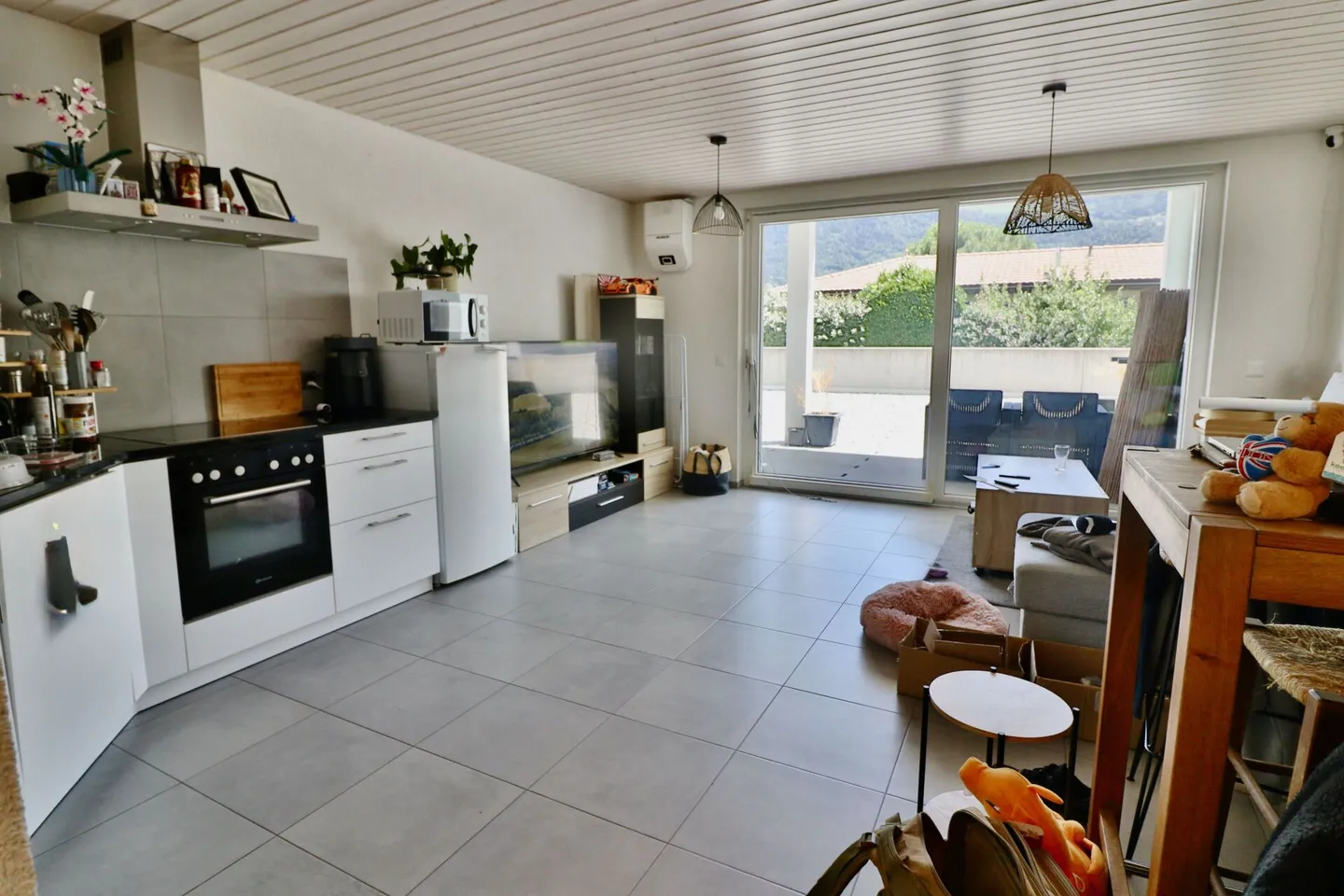 Appartement spacieux de 2,5 pièces, neuf et déjà loué. - Photo 3 sur 13