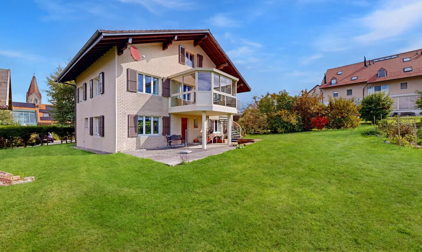 Villa to renovate or construction project on a large plot - Photo 2 of 11