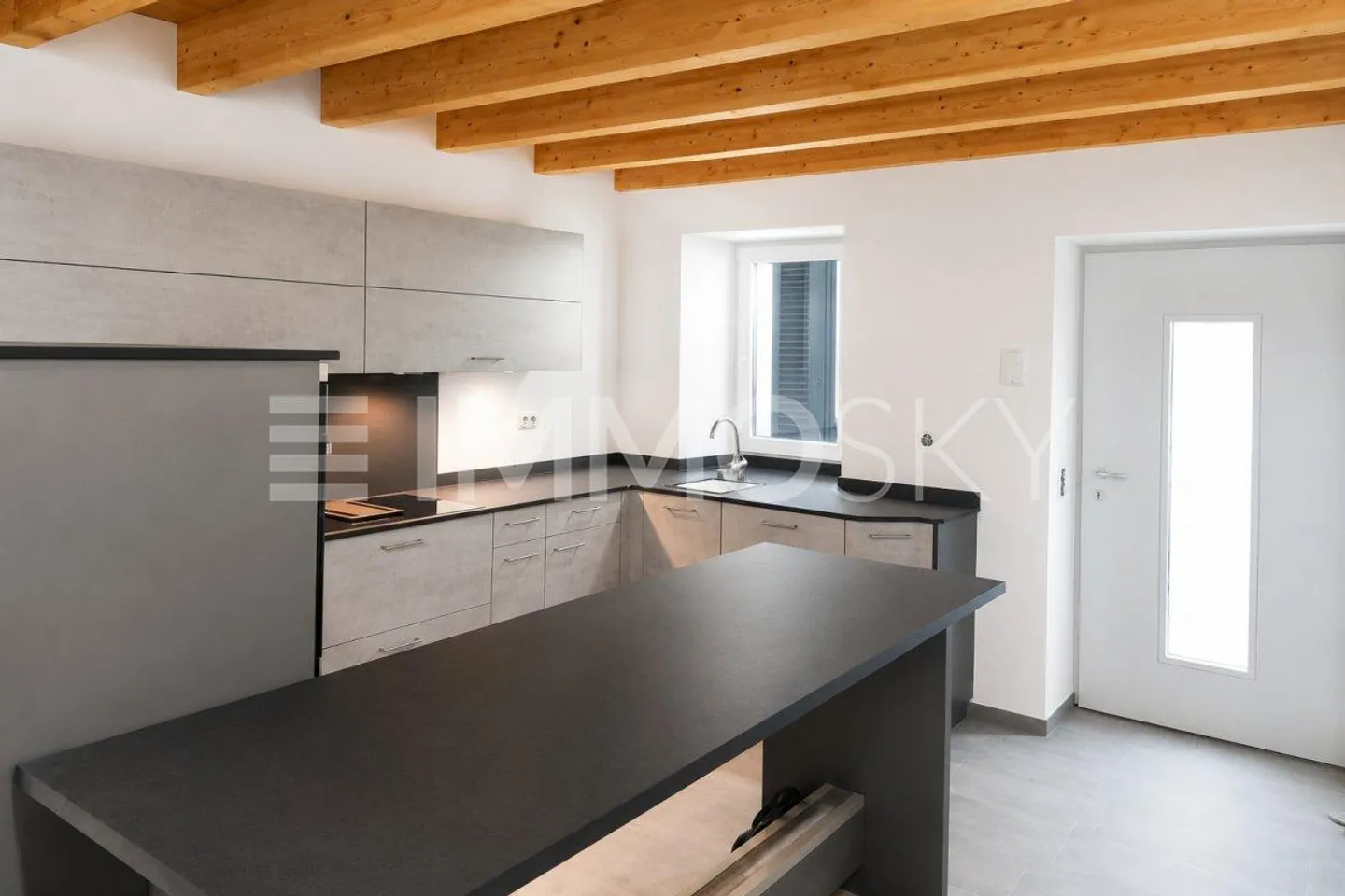 Charmantes Reihenhaus in Biasca - Foto 2 von 5