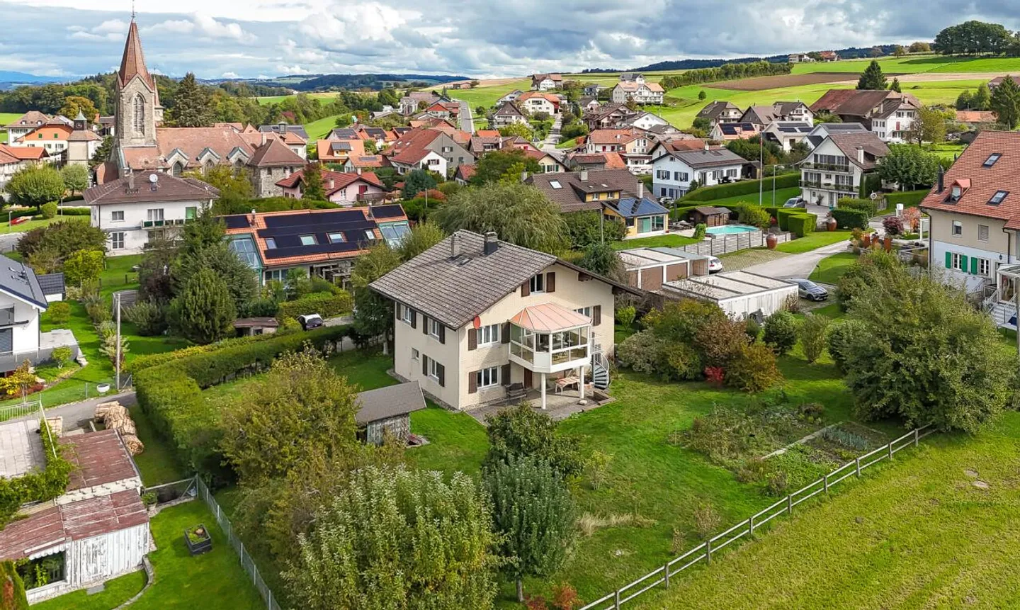 Villa to renovate or construction project on a large plot - Photo 4 of 11