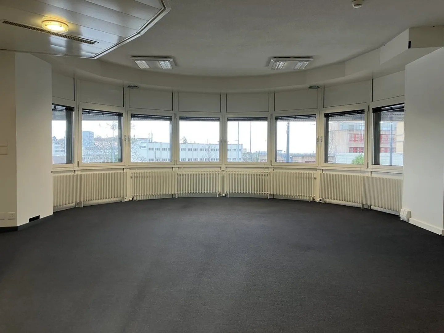 Office Space in Central Lausanne - Photo 2 of 8