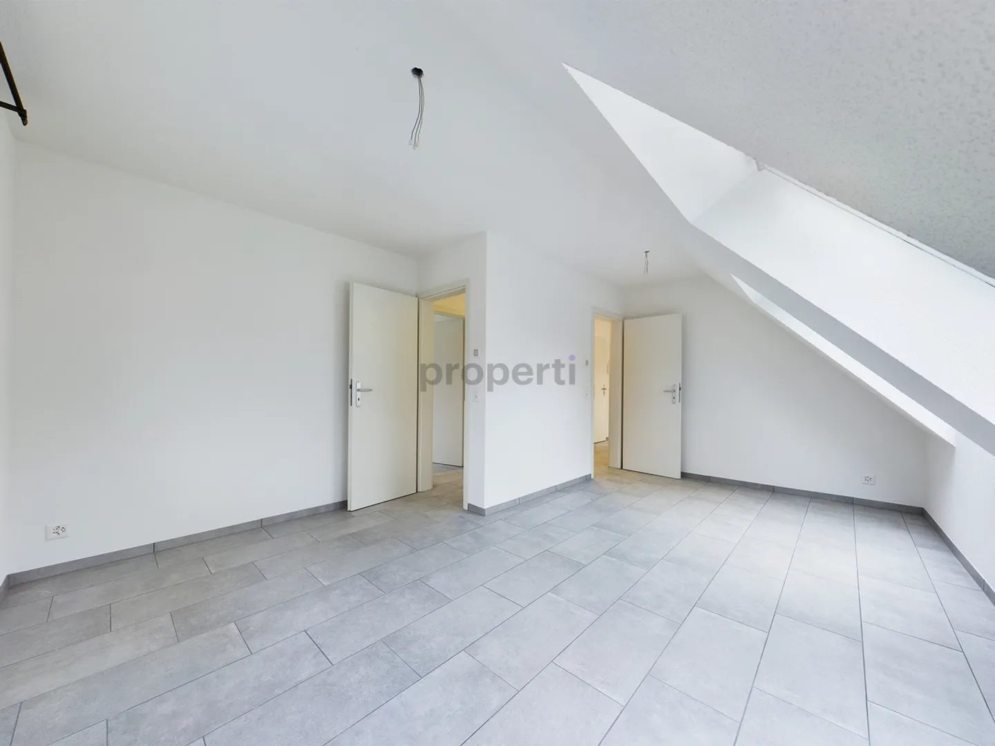 Moderne 3.5-Zimmer-Dachwohnung mit Balkon, Grenchen - Foto 2 von 6