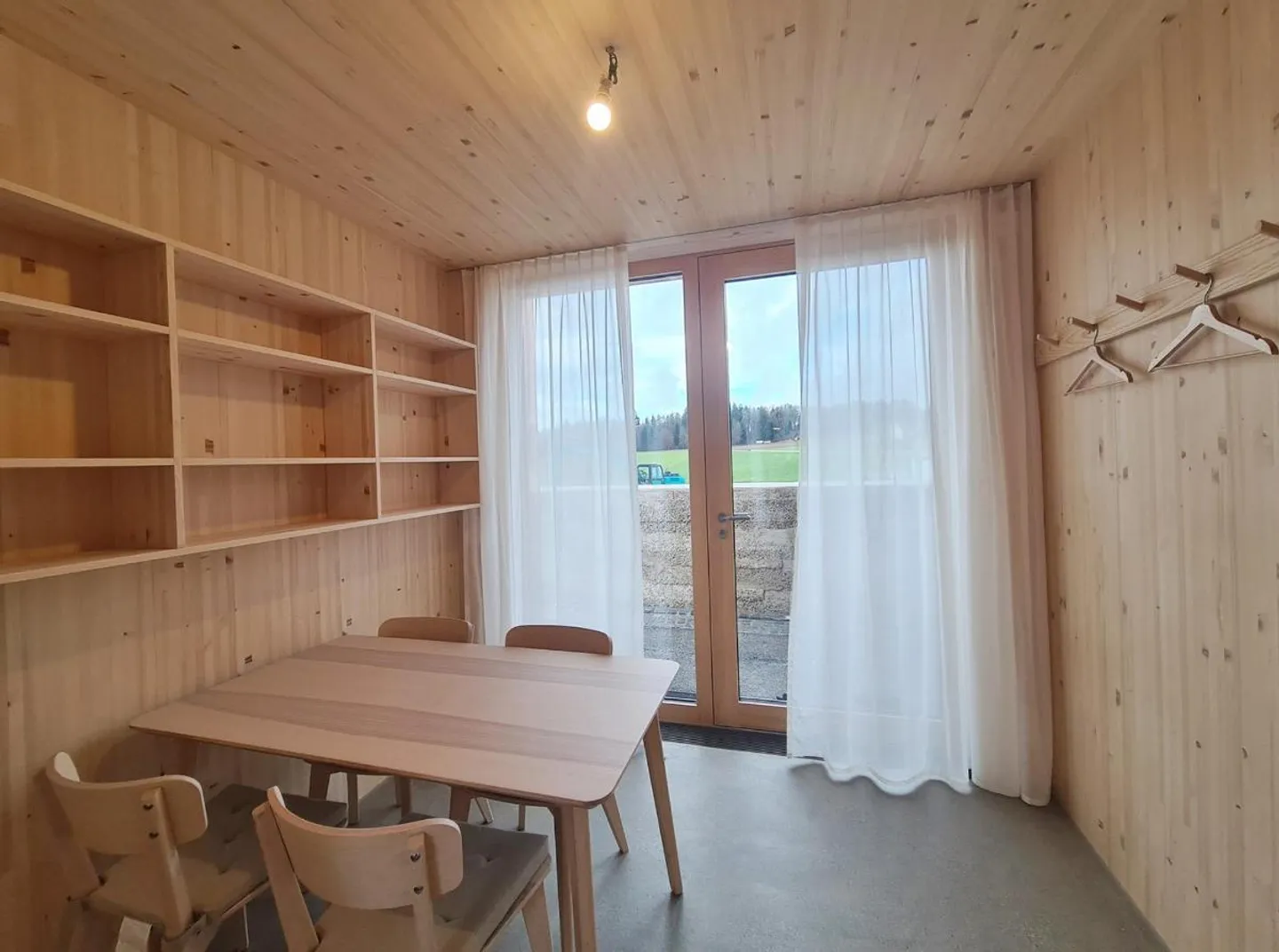 Objet de vie meublé de 2,5 pièces - Photo 2 sur 5