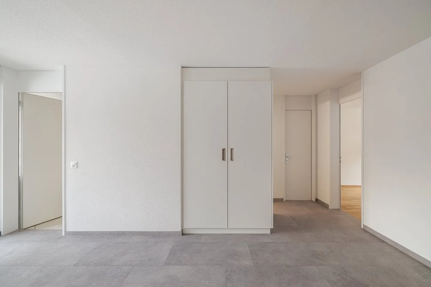 Charming 3.5-Room Apartment - Photo 3 of 10
