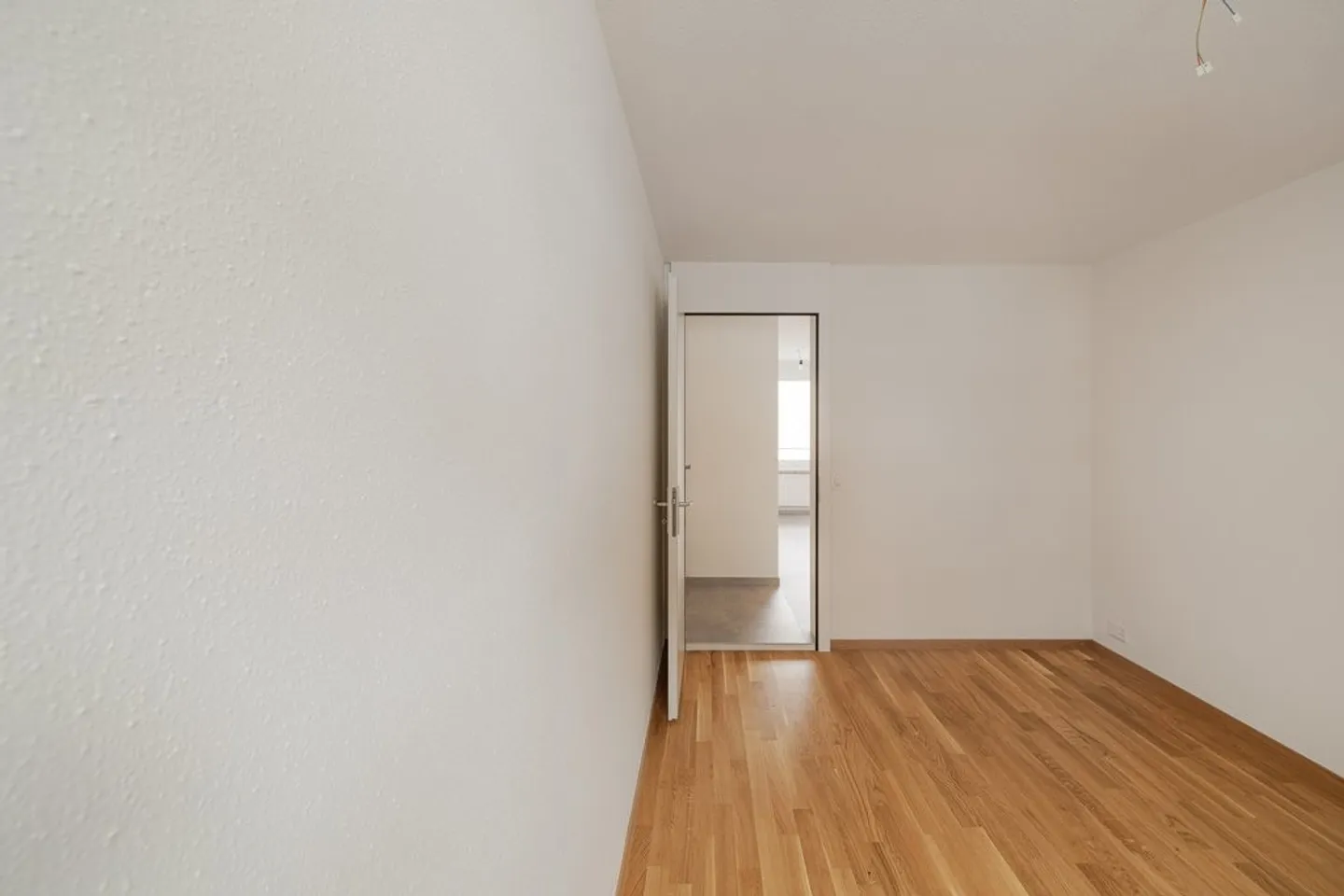 Charming 3.5-Room Apartment - Photo 5 of 10