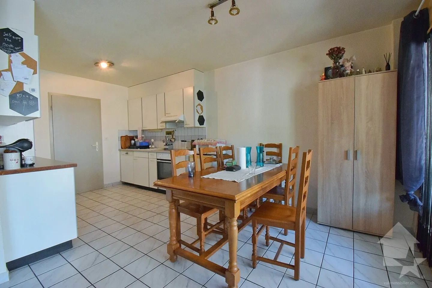 Close to the train station, 4.5 rooms with 3 indoor parking spaces - Photo 5 of 15
