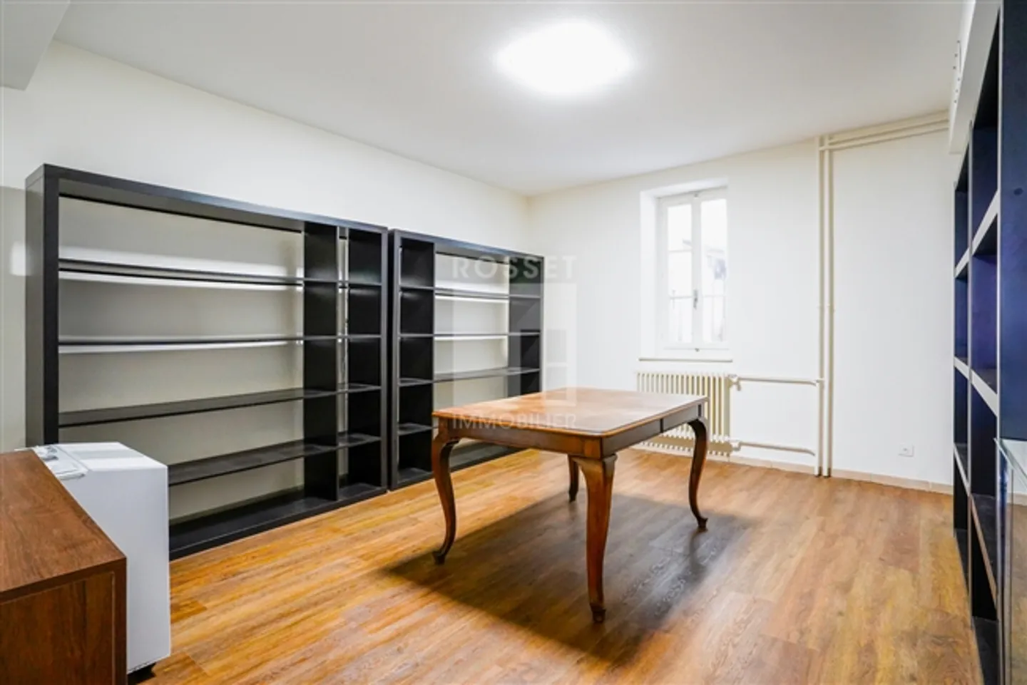 Arcade of approximately 39 m² on the ground floor - Photo 4 of 5