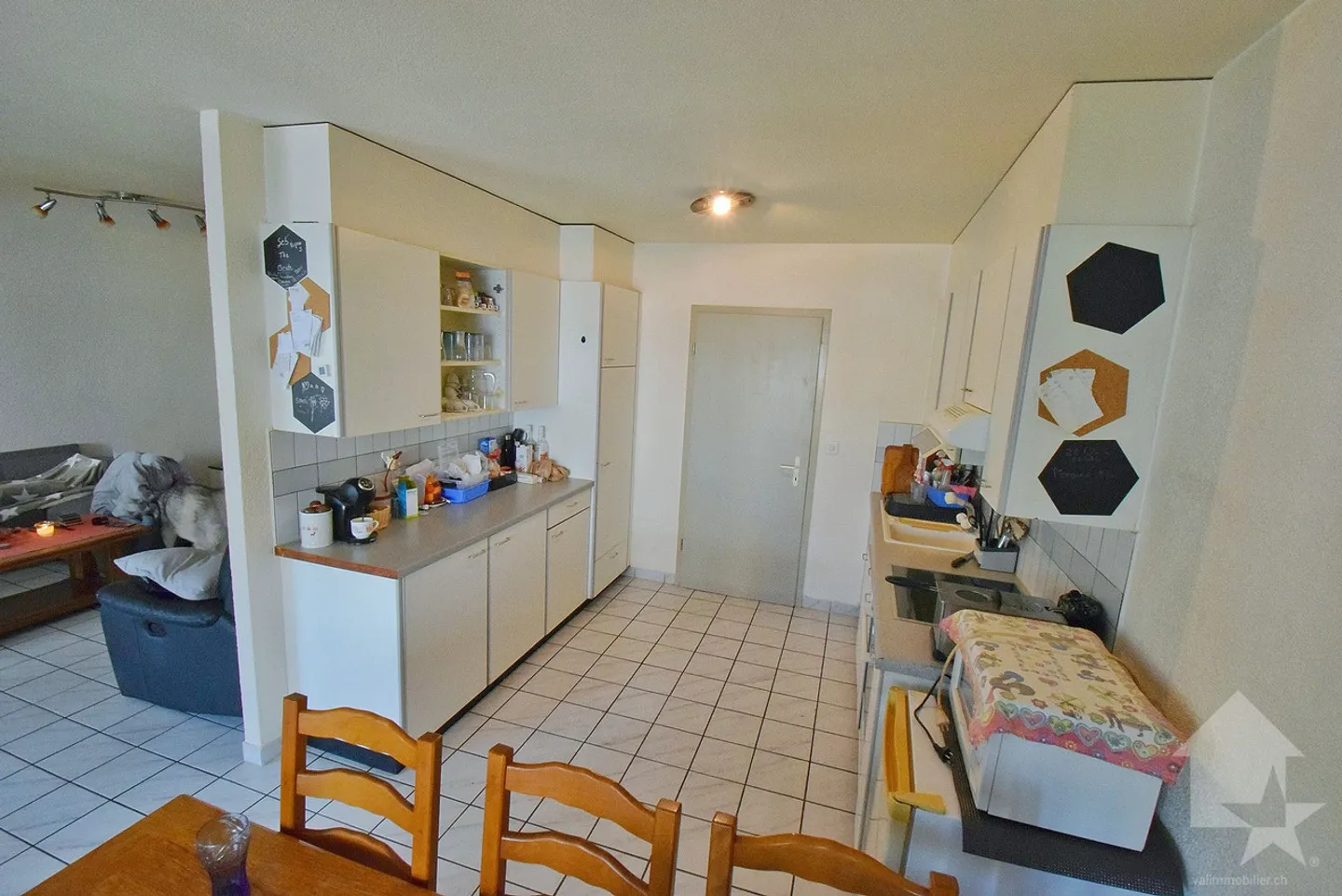 Close to the train station, 4.5 rooms with 3 indoor parking spaces - Photo 6 of 15