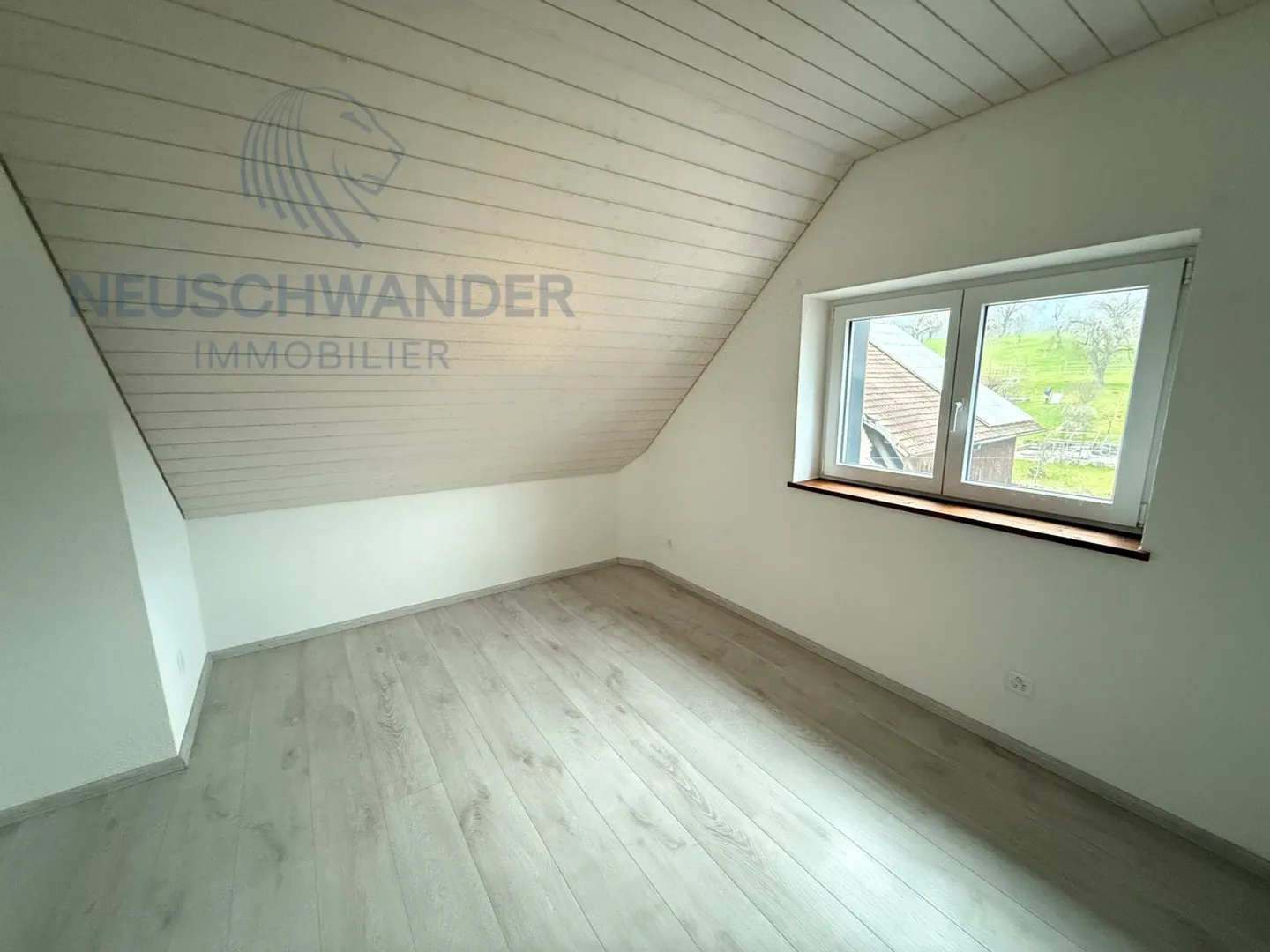 Residential building for sale - Photo 7 of 27
