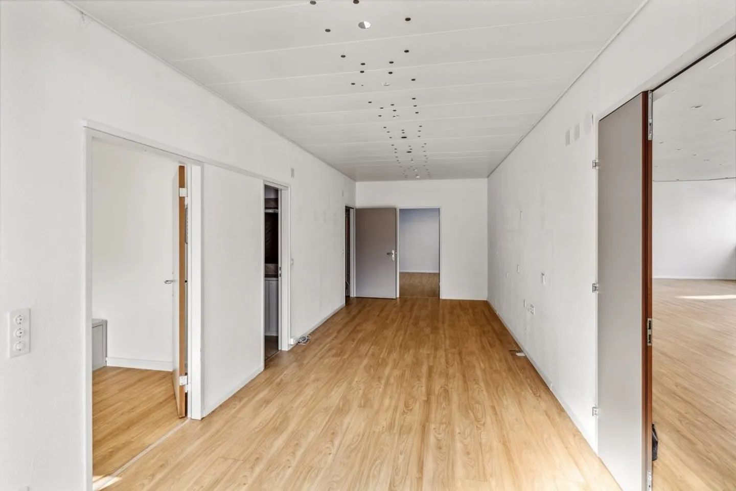 Salle de club / Salles de formation / Salle de danse (210m2) - Photo 8 sur 9