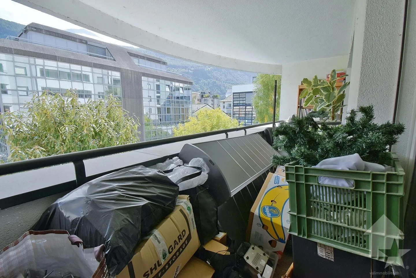 Close to the train station, 4.5 rooms with 3 indoor parking spaces - Photo 15 of 15