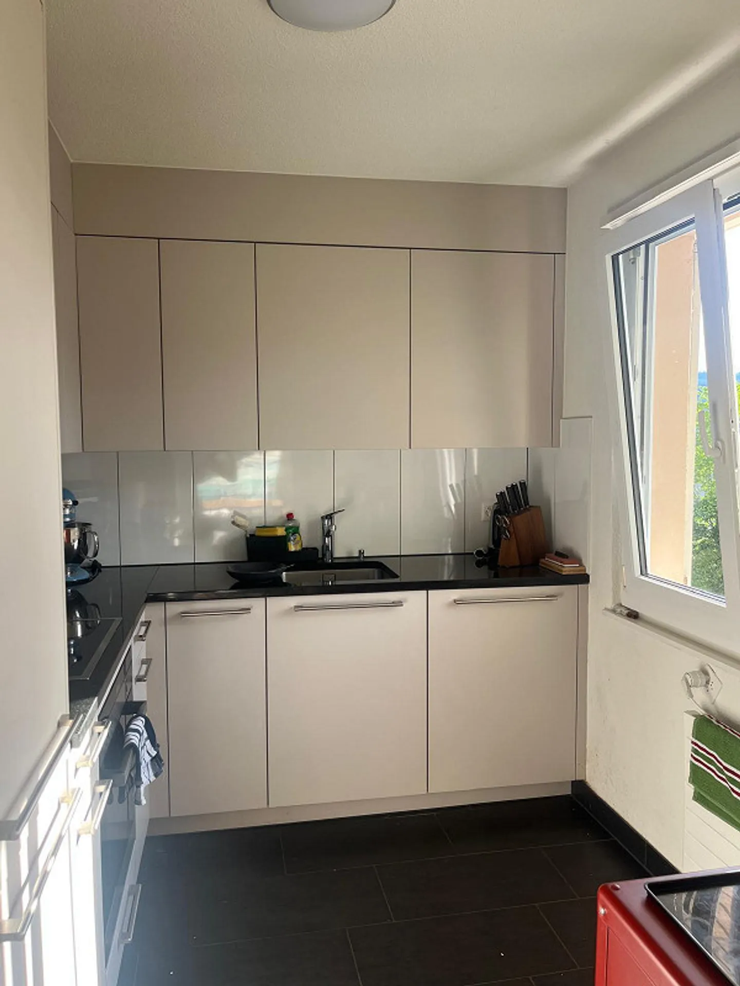 Furnished 4.5-room apartment in a sunny location in Feldmeilen - Photo 7 of 12